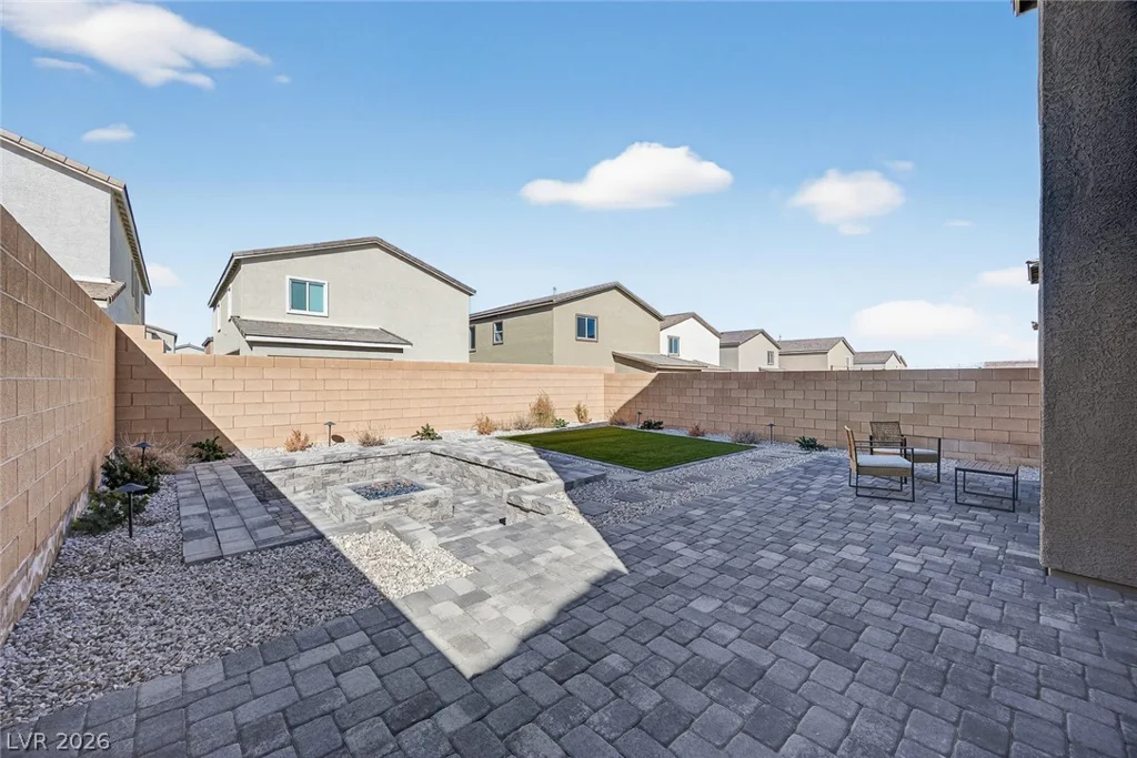 9934 Iron Creek, Las Vegas, NV 89178