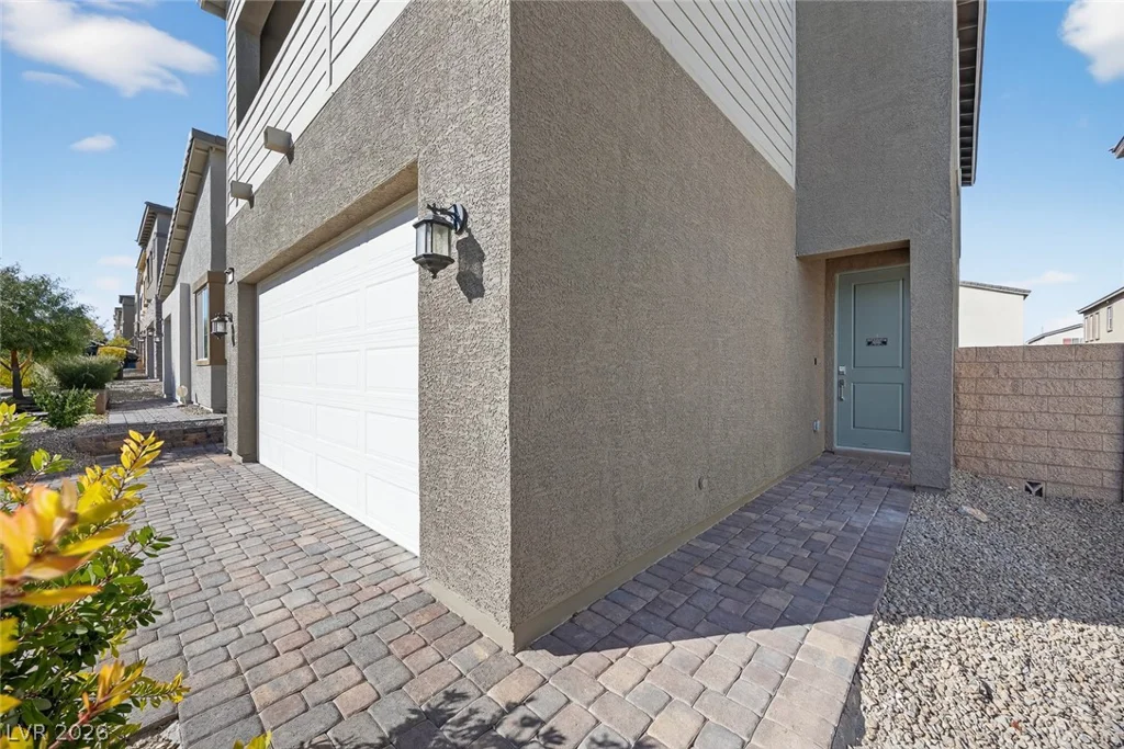 9934 Iron Creek, Las Vegas, NV 89178