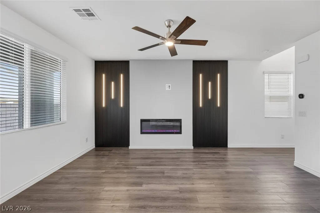 9934 Iron Creek, Las Vegas, NV 89178