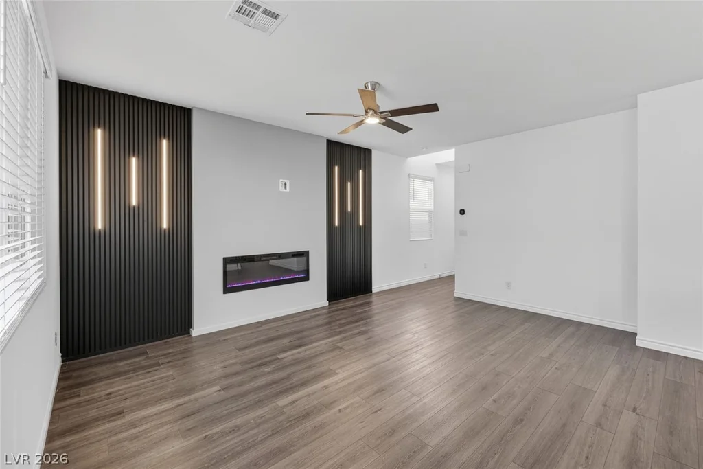 9934 Iron Creek, Las Vegas, NV 89178