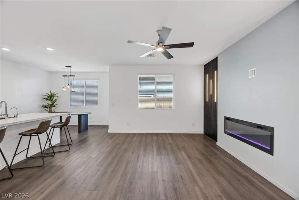 9934 Iron Creek, Las Vegas, NV 89178