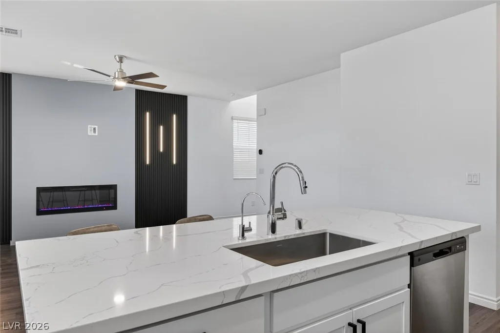 9934 Iron Creek, Las Vegas, NV 89178