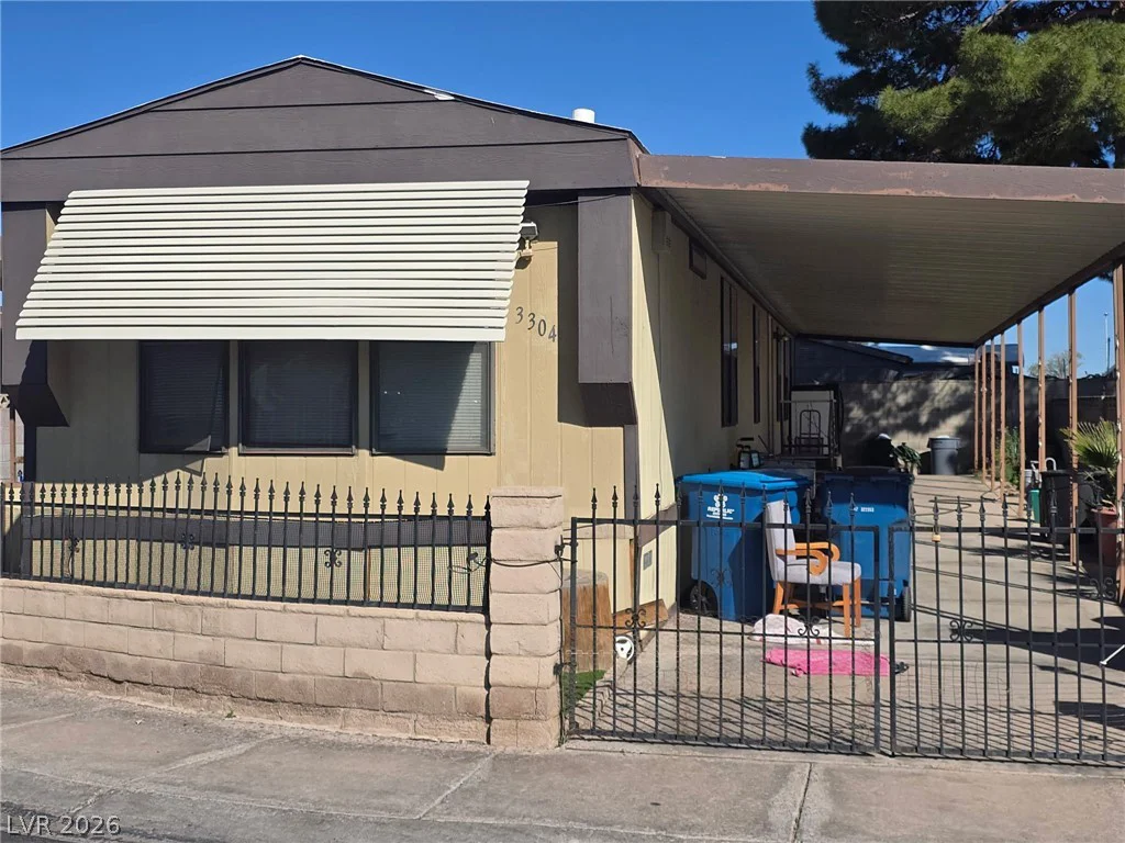 3304 Death Valley, Las Vegas, NV 89122