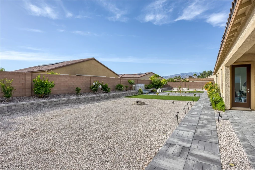 7967 Aravani, Las Vegas, NV 89131