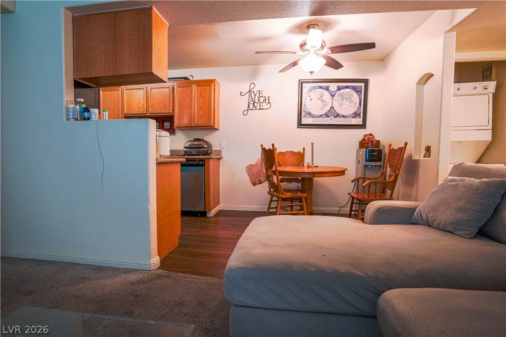 3318 Decatur, Las Vegas, NV 89130