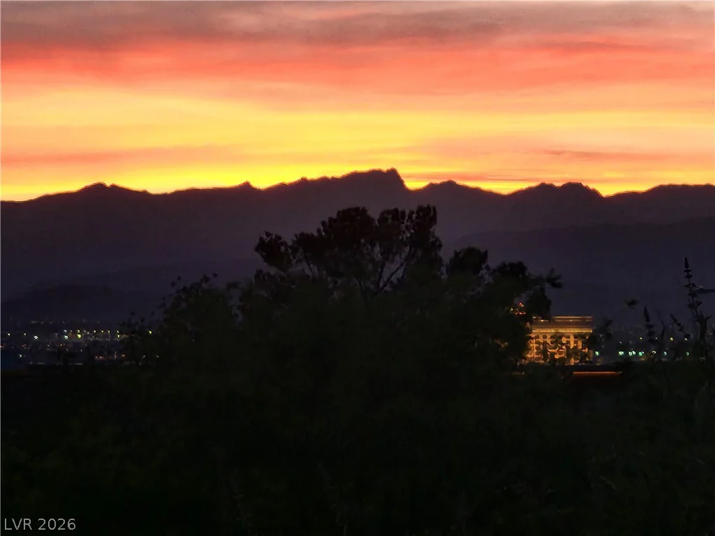 950 Seven Hills, Henderson, NV 89052