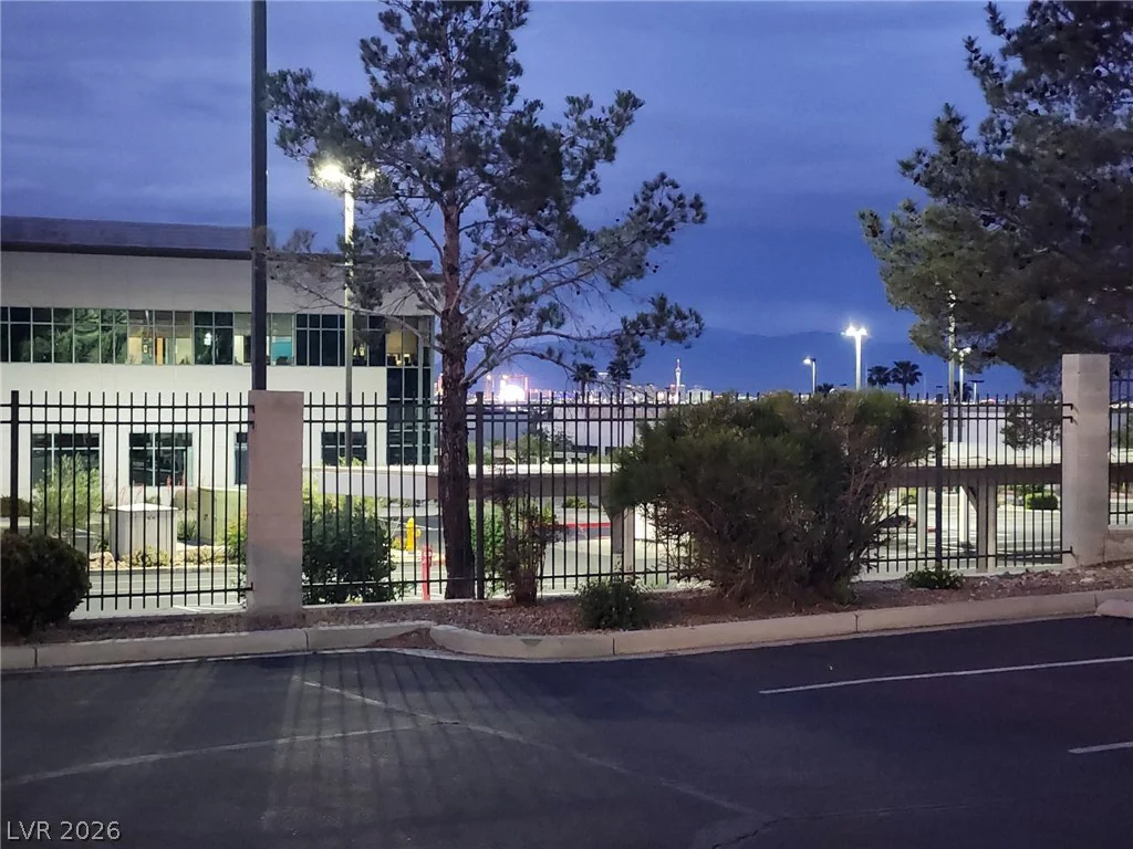 950 Seven Hills, Henderson, NV 89052