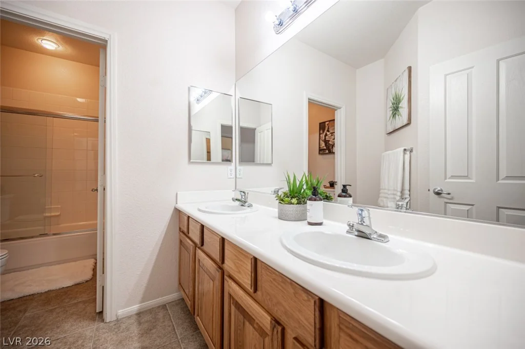 7000 Longley, Las Vegas, NV 89131