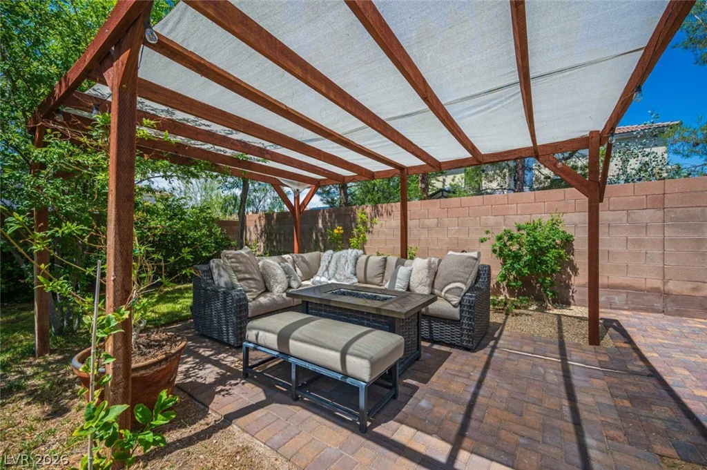 7000 Longley, Las Vegas, NV 89131