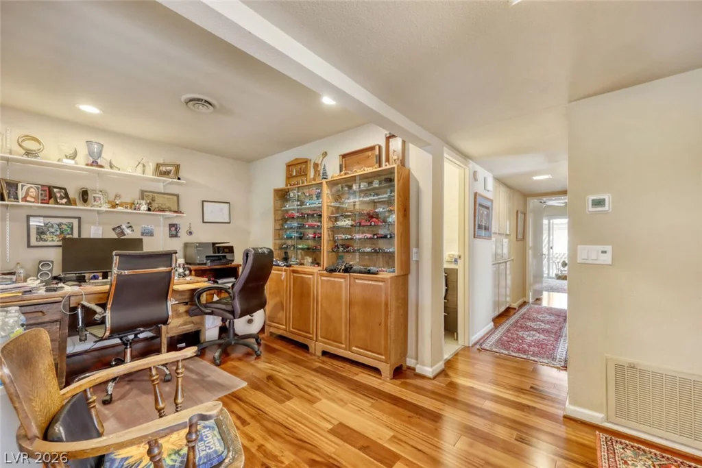 2965 Bel Air, Las Vegas, NV 89109
