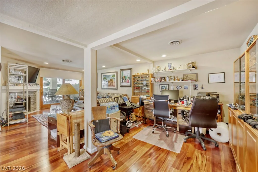 2965 Bel Air, Las Vegas, NV 89109