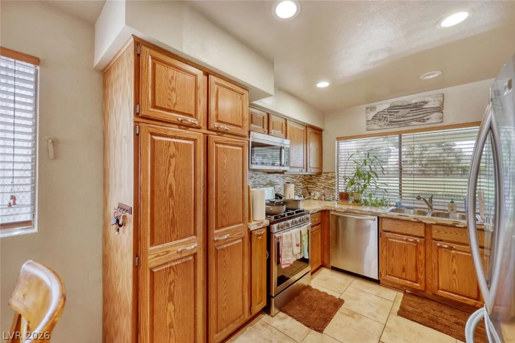 2965 Bel Air, Las Vegas, NV 89109
