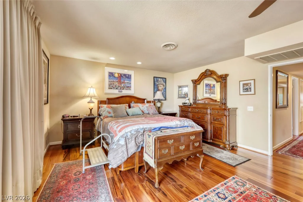 2965 Bel Air, Las Vegas, NV 89109