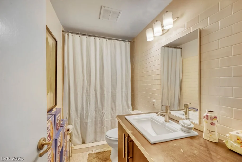 2965 Bel Air, Las Vegas, NV 89109