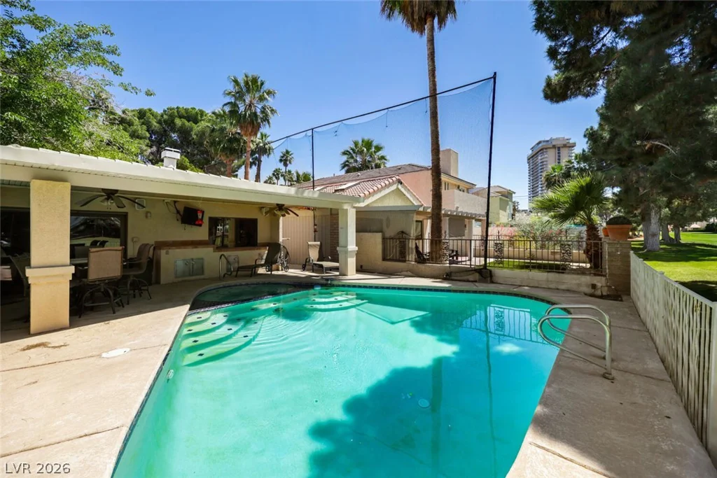 2965 Bel Air, Las Vegas, NV 89109