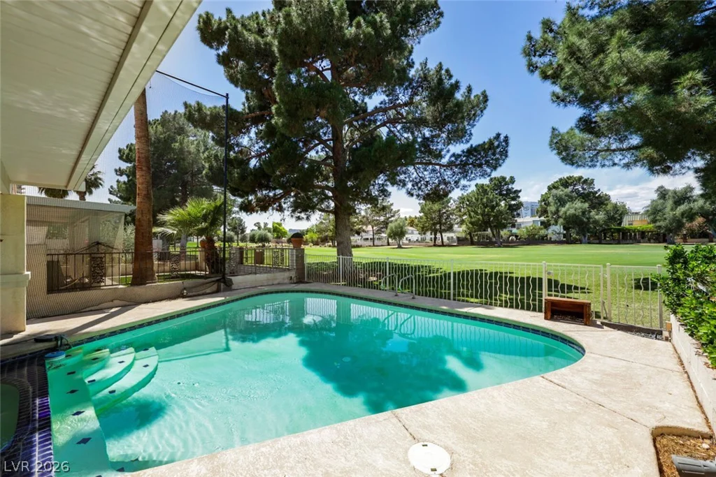 2965 Bel Air, Las Vegas, NV 89109