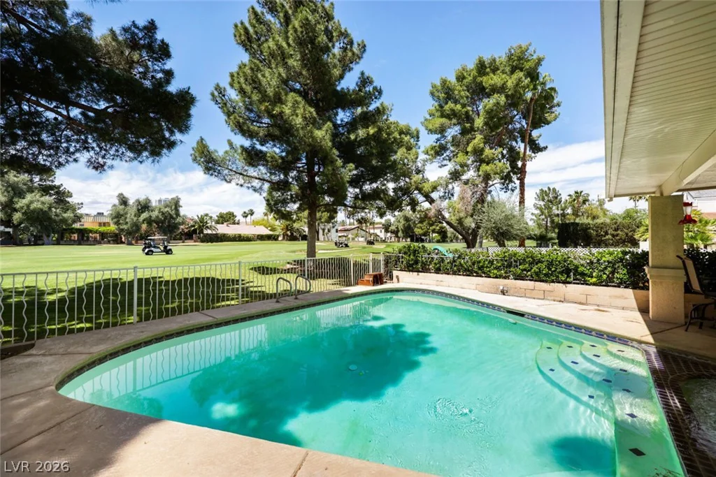 2965 Bel Air, Las Vegas, NV 89109