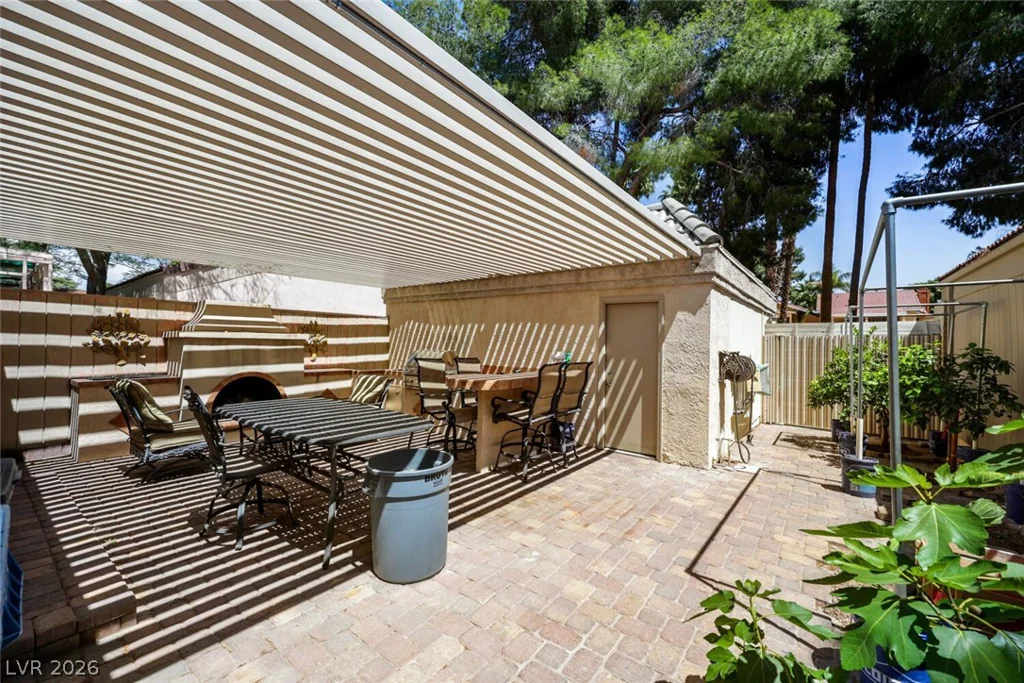 2965 Bel Air, Las Vegas, NV 89109