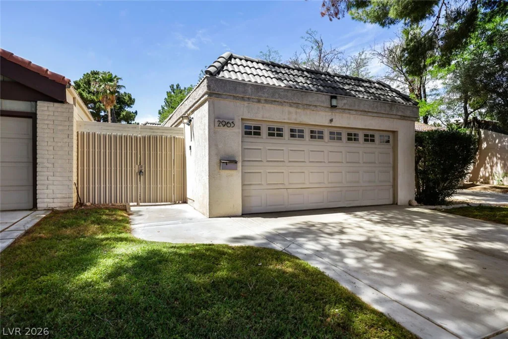 2965 Bel Air, Las Vegas, NV 89109