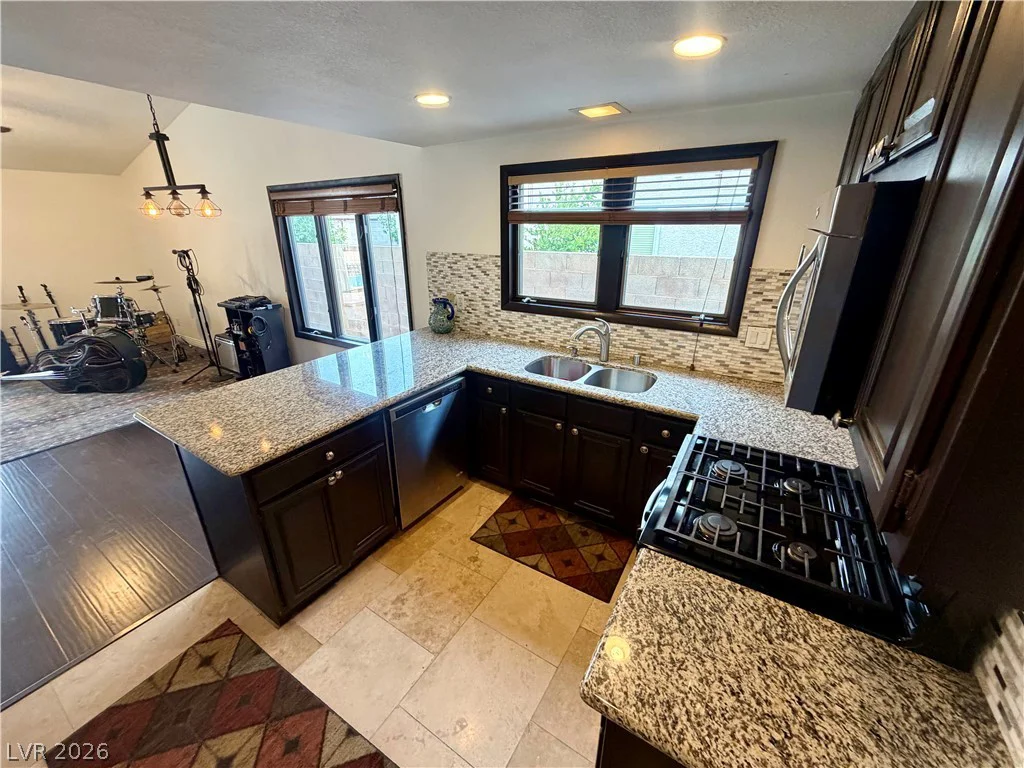 4861 Torrence, Las Vegas, NV 89103