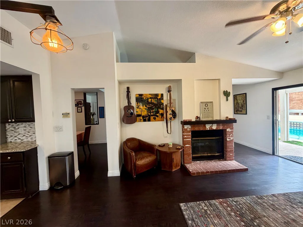 4861 Torrence, Las Vegas, NV 89103