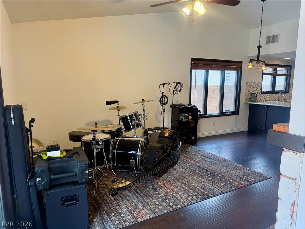 4861 Torrence, Las Vegas, NV 89103