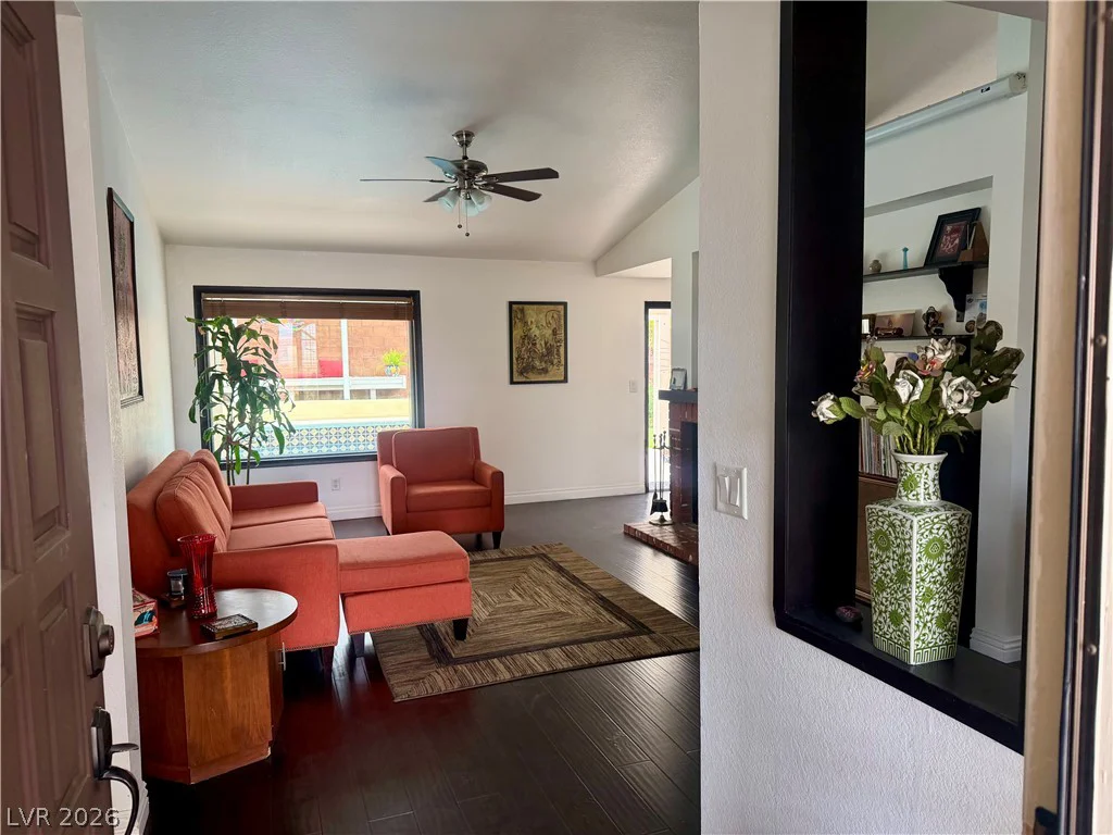 4861 Torrence, Las Vegas, NV 89103