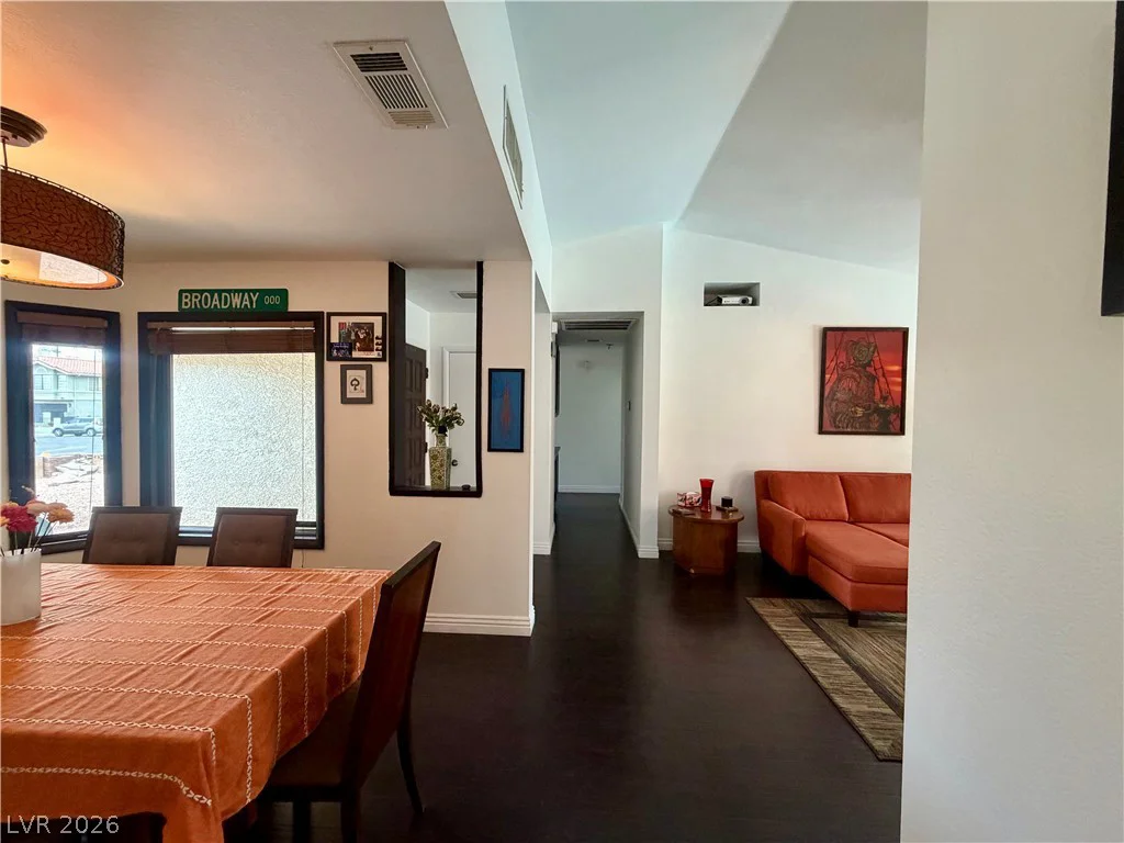 4861 Torrence, Las Vegas, NV 89103