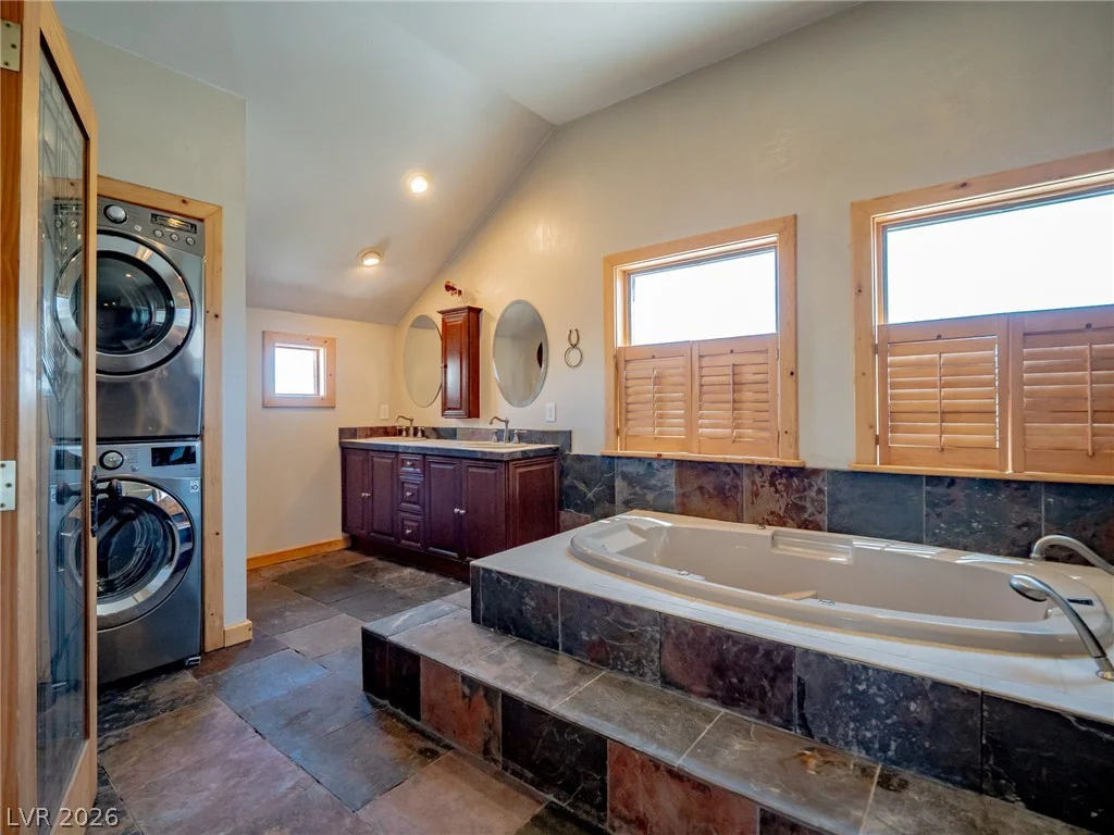 123 Sir Turner, Las Vegas, NV 89124