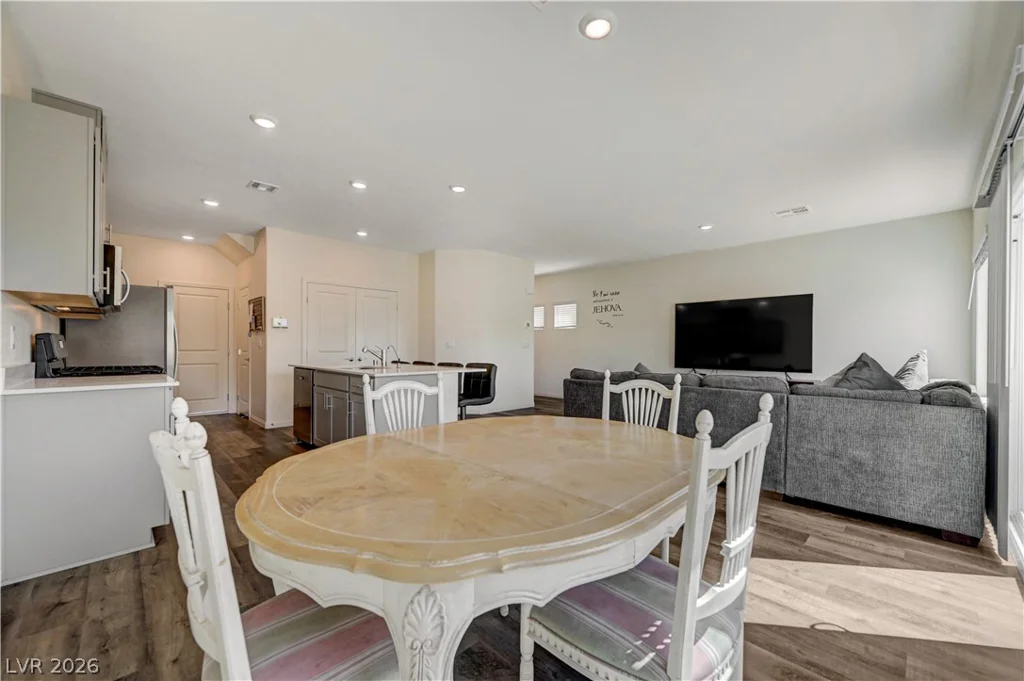 6545 Cinnamon Hazelnut, North Las Vegas, NV 89084