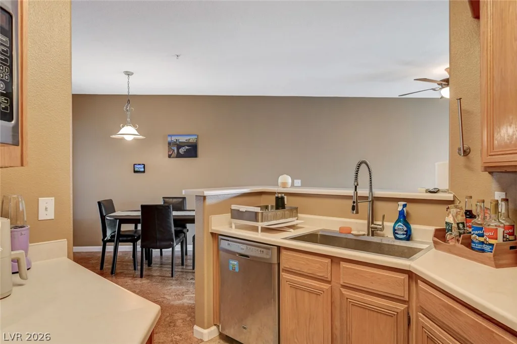 7143 Durango, Las Vegas, NV 89113
