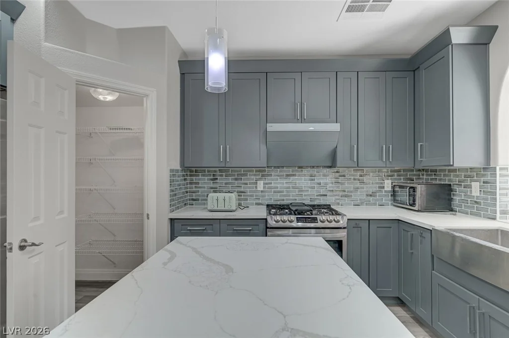 1013 Puerta Del Sol, Las Vegas, NV 89138