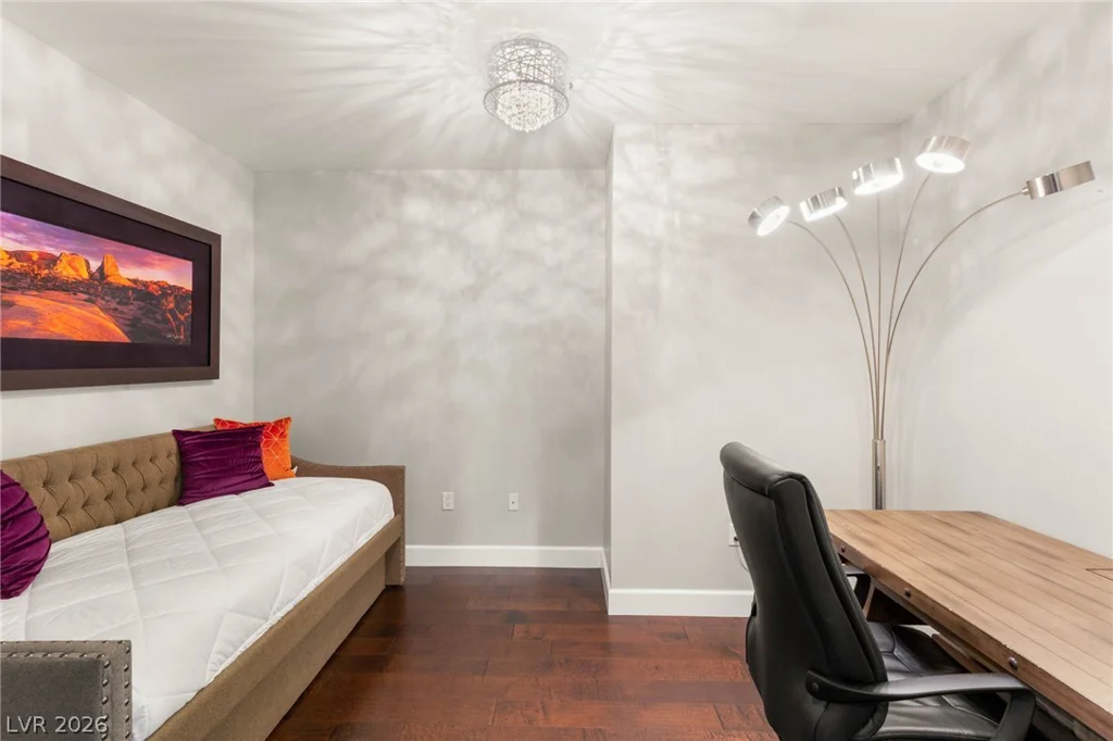 4575 Dean Martin, Las Vegas, NV 89103
