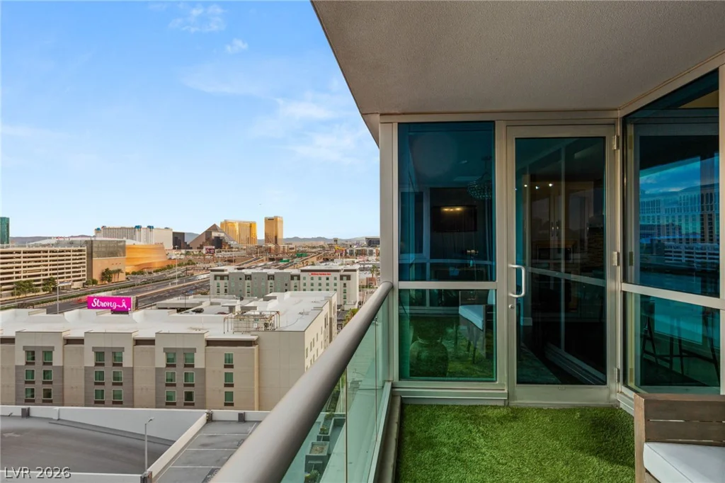 4575 Dean Martin, Las Vegas, NV 89103