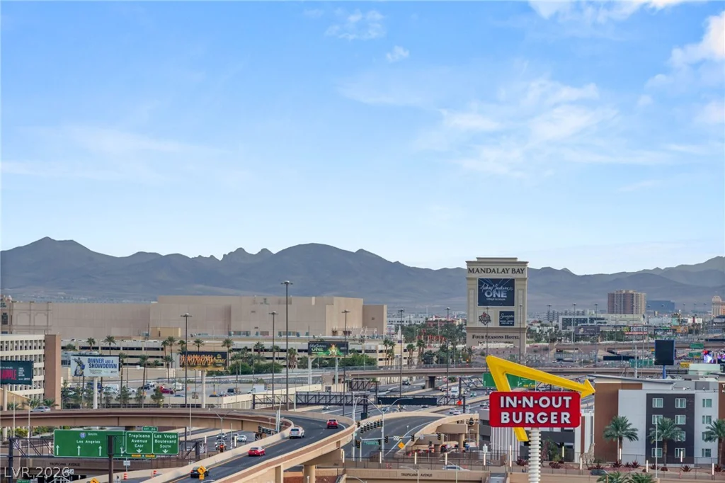 4575 Dean Martin, Las Vegas, NV 89103