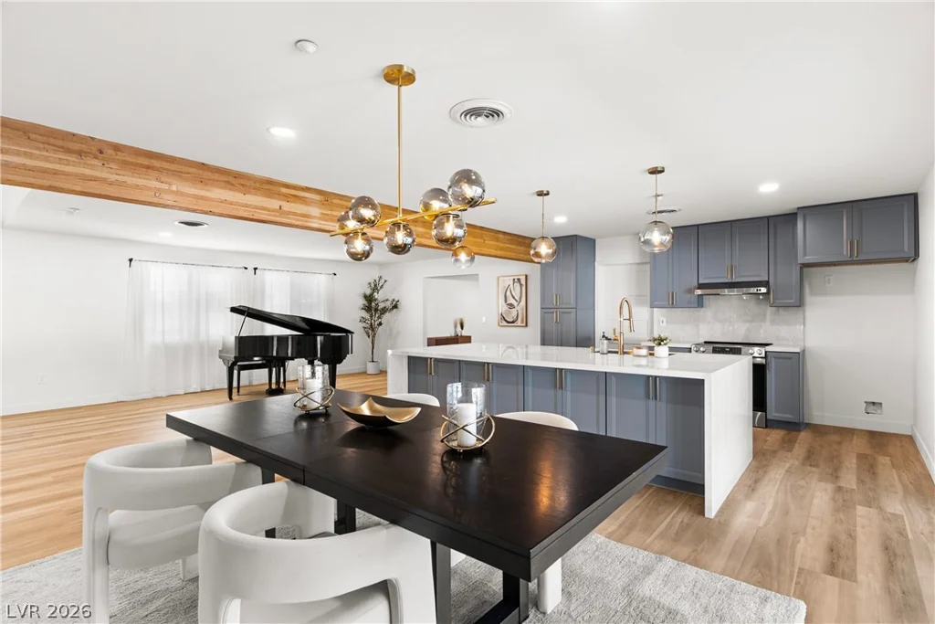 2106 Oakey, Las Vegas, NV 89102