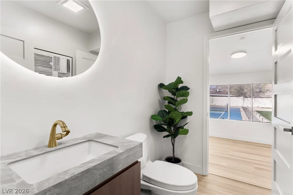2106 Oakey, Las Vegas, NV 89102