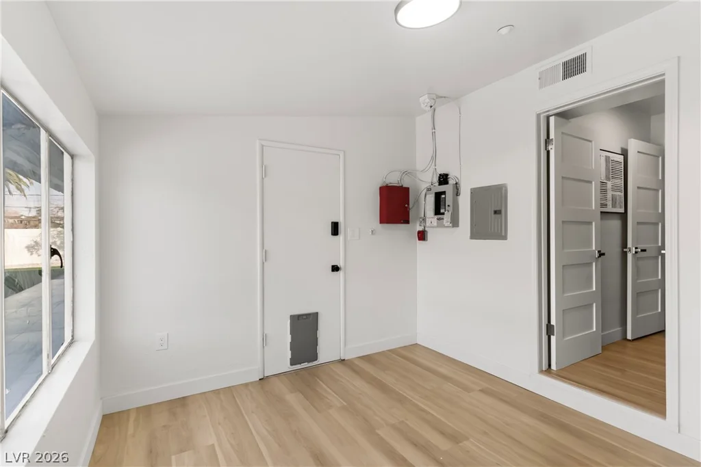 2106 Oakey, Las Vegas, NV 89102