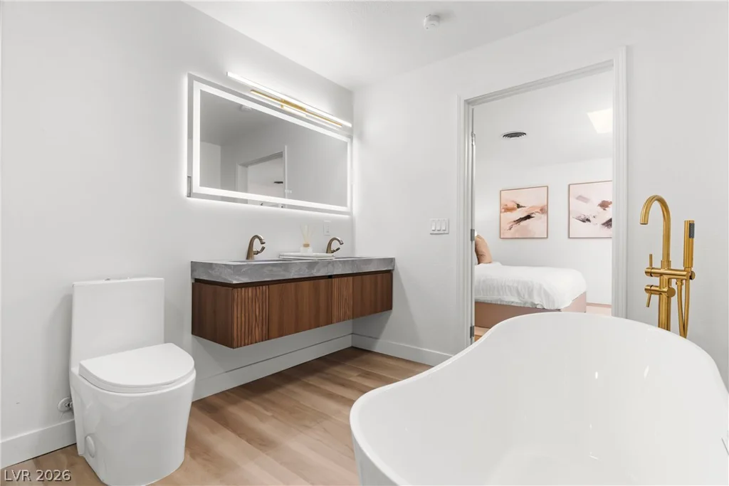2106 Oakey, Las Vegas, NV 89102