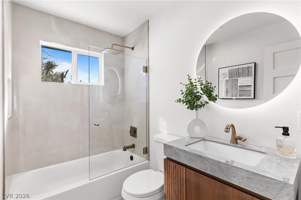 2106 Oakey, Las Vegas, NV 89102