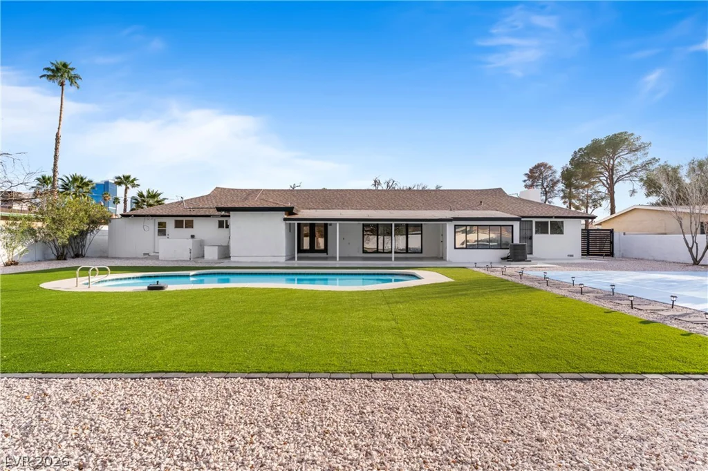 2106 Oakey, Las Vegas, NV 89102