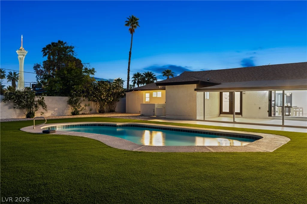 2106 Oakey, Las Vegas, NV 89102