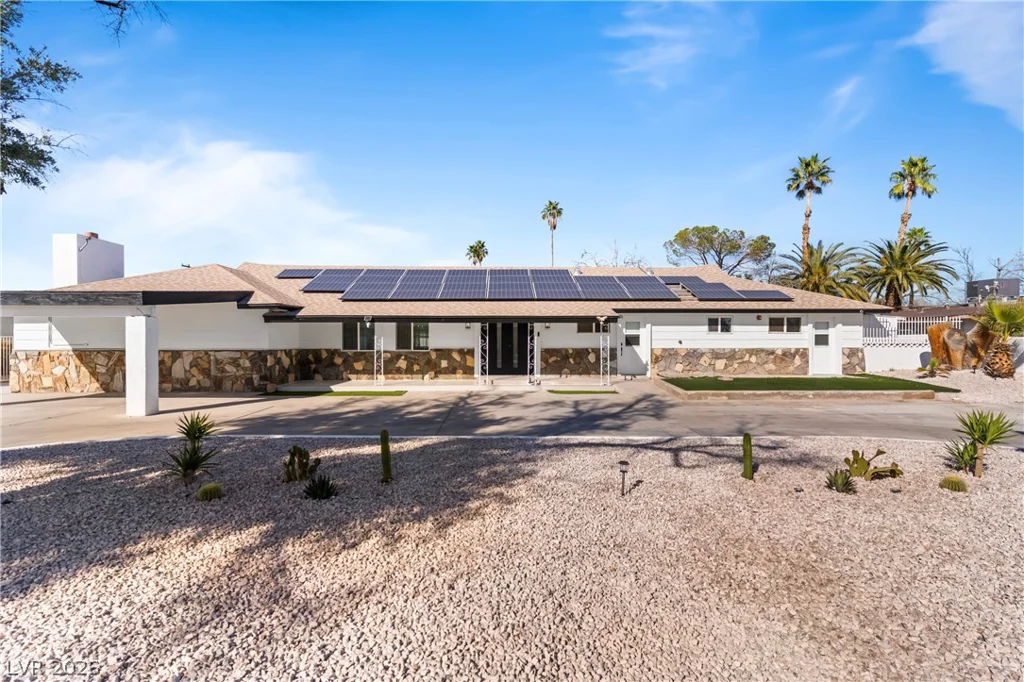 2106 Oakey, Las Vegas, NV 89102