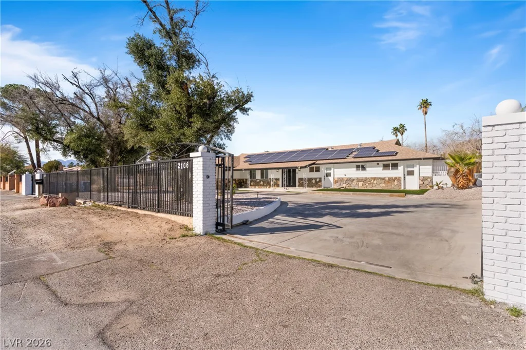 2106 Oakey, Las Vegas, NV 89102