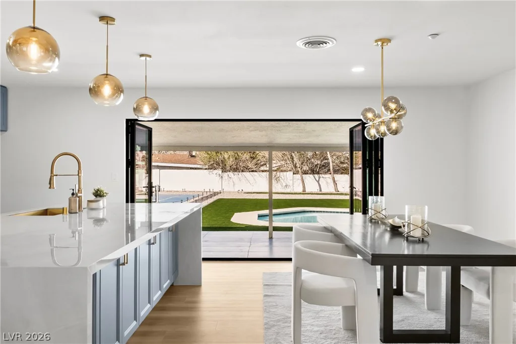 2106 Oakey, Las Vegas, NV 89102