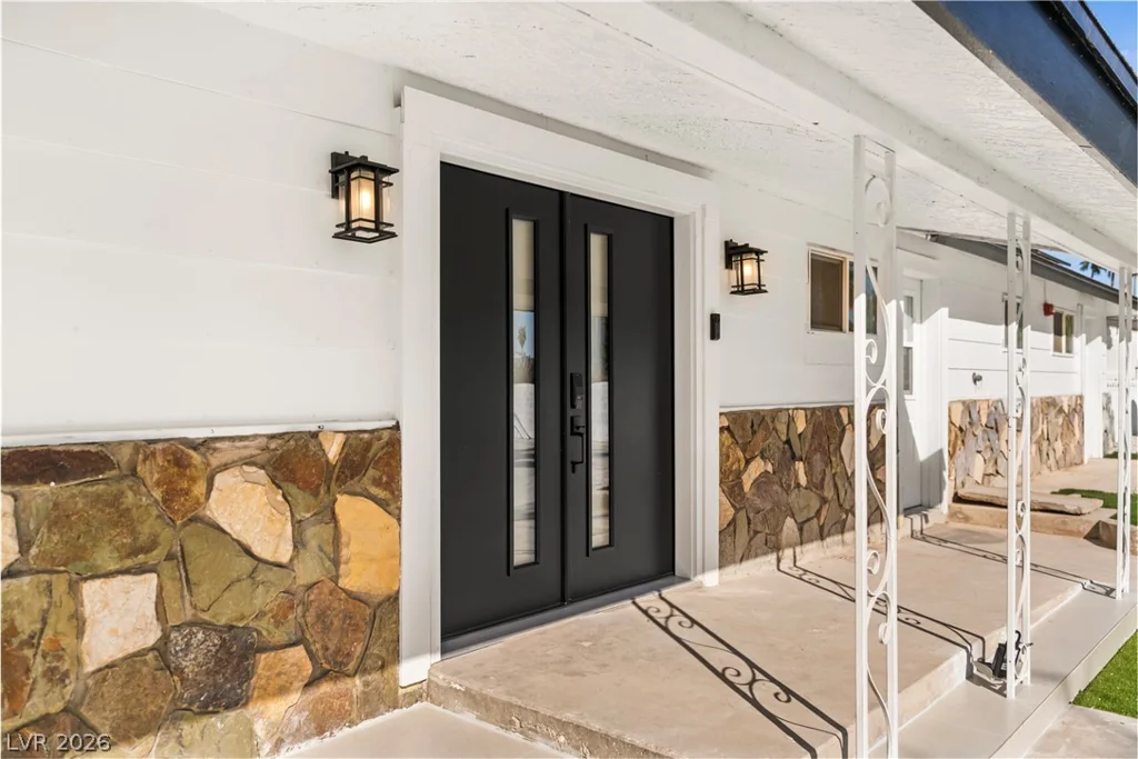 2106 Oakey, Las Vegas, NV 89102