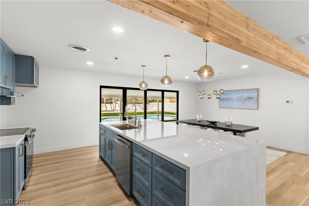 2106 Oakey, Las Vegas, NV 89102