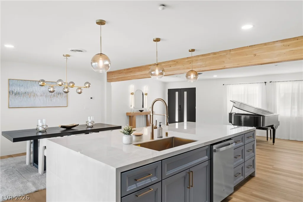2106 Oakey, Las Vegas, NV 89102