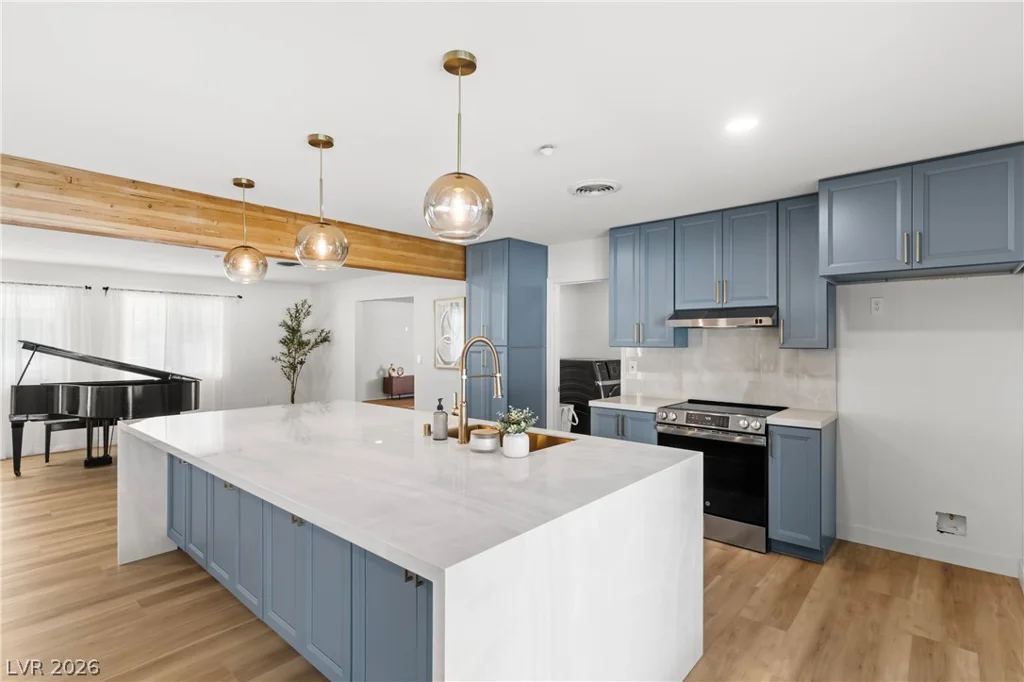 2106 Oakey, Las Vegas, NV 89102
