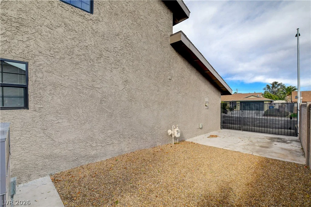 1312 Oak Tree, Las Vegas, NV 89108